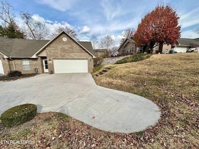 918 Mercer Dr, Maryville, TN 37801 - photo 2