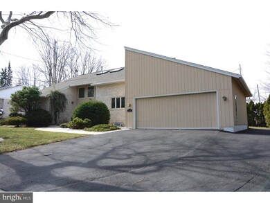 3536 W Kent Rd, Reading, PA 19605 - photo 2
