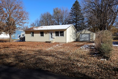 418 S 13th St, Estherville, IA 51334 - photo 2