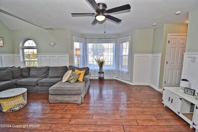 219 Orchard View Dr, Effort, PA 18330 - photo 6