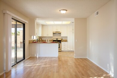 38220_5th_Pl_mls-5