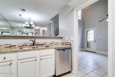 7-web-or-mls-130 D Williamsburg Circle-5