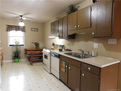 349 N Kelly St unit 349, Statesville, NC 28677 - photo 4