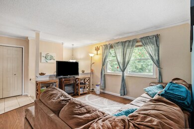 817 Riverside-3