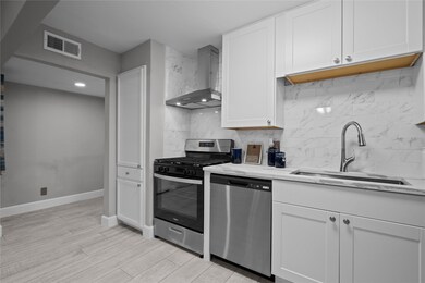 Another view of the kitchen!