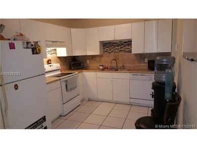 Large kitchen with lots of cabinets for plenty of 