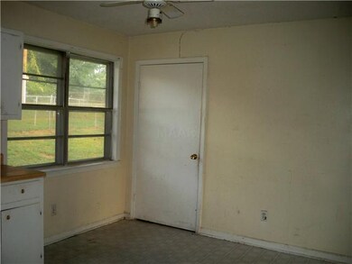 EAT IN KITCHEN AREA