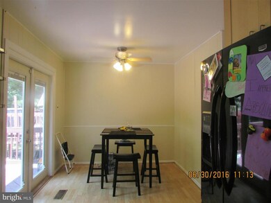 8329 Snowden Oaks Place, Laurel, MD 20708 - photo 5