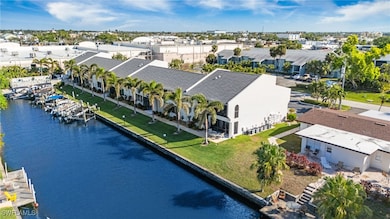 BOAT DOCKS AVAILABLE