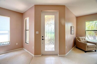 IMG_6205_6_7_Interior 2