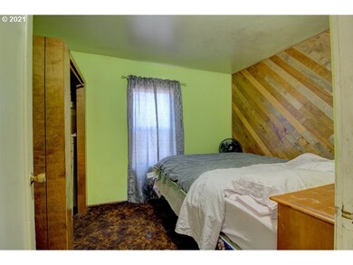 307 W 8th St, the Dalles, OR 97058 - photo 6