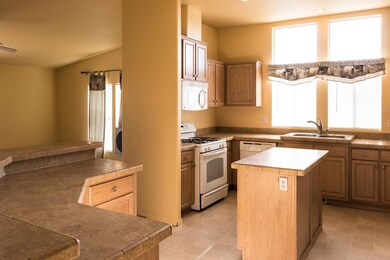 2362 50th St W, Rosamond, CA 93560 - photo 6