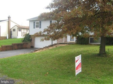 2971 Fillmore Dr, Chambersburg, PA 17201 - photo 2