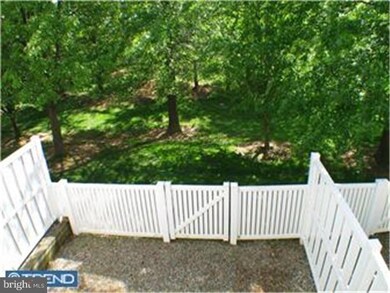 124 Columbus Dr, Franklin Park, NJ 08823 - photo 2