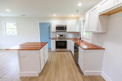129 Whitman Ave-6