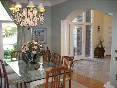 Great flowing floor plan, vaulted/coffered ceiling