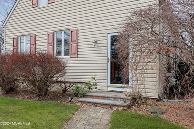 34 Lakeside Dr, Matawan, NJ 07747 - photo 4