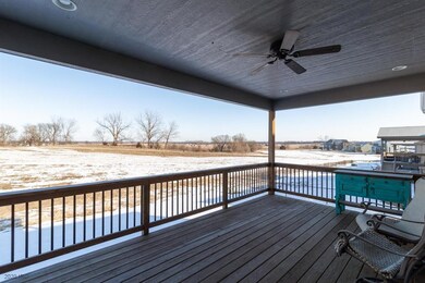 9709 Marnewood Dr, Johnston, IA 50131 - photo 2