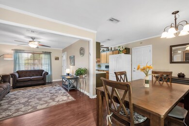 7_Living Room