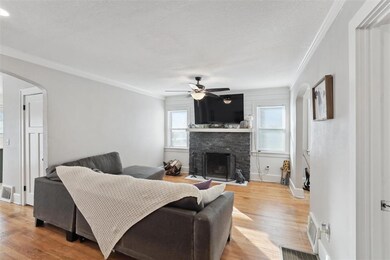 2511 40th St, Des Moines, IA 50310 - photo 6