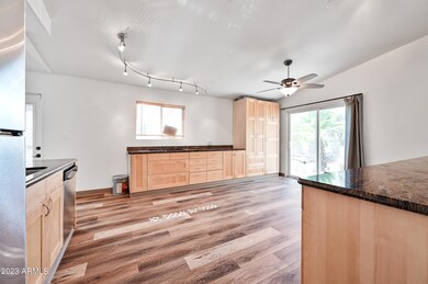 9846 N 17th St, Phoenix, AZ 85020 - photo 5