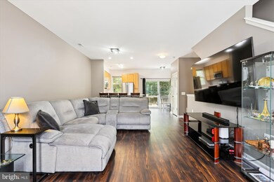 23151 Blackthorn Square, Sterling, VA 20166 - photo 5