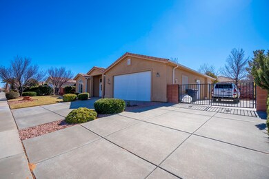 038-2669w570nHR038