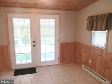 7027 Horst Rd, Chambersburg, PA 17202 - photo 3