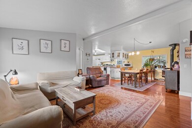 8149 Colonial Way, Central Point, OR 97502 - photo 6