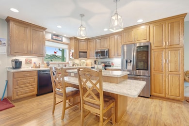 200 W Hickory Street-04