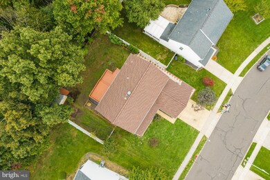 54 Jennifer Ln, Morrisville, PA 19067 - photo 4