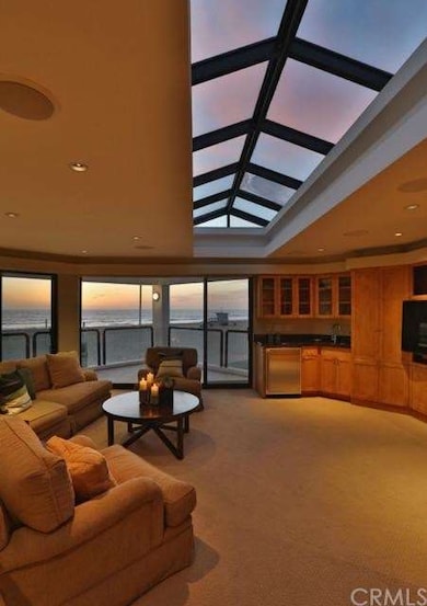 2nd Level - Living Room with Ocean View Deck