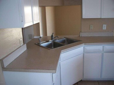 4214 W Cheery Lynn Rd, Phoenix, AZ 85019 - photo 3