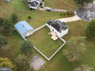 11702 Carol Ann Ct, Upper Marlboro, MD 20774 - photo 4