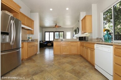 22052 Gold Canyon Dr, Santa Clarita, CA 91390 - photo 5