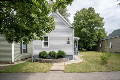 1016 Clark St, New Albany, IN 47150 - photo 2