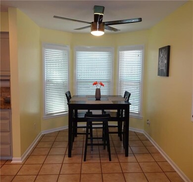 Kitchen- Breakfast Nook
