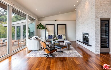 1367 Laurel Way, Beverly Hills, CA 90210 - photo 6