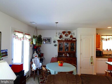 779 Bristol Dr, Greencastle, PA 17225 - photo 5