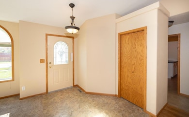 816 Lakeridge Place, West Fargo, ND 58078 - photo 3