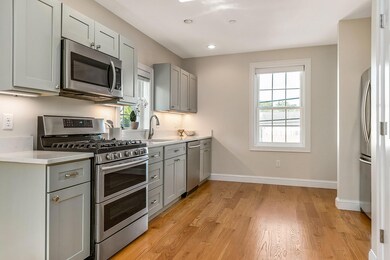 5 Pleasant St unit D, Kittery, ME 03904 - photo 3