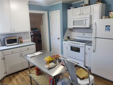 327 Northwood Dr, Asheboro, NC 27203 - photo 4