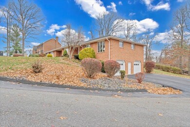 290 Patricia Ln SE, Christiansburg, VA 24073 - photo 2