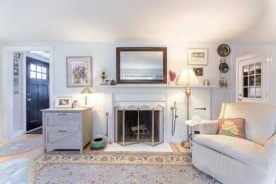 18 Woodcrest Rd-Living Room