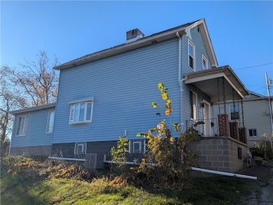 511 West St, New Salem, PA 15468 - photo 4