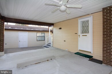 303 Chelsea Ct, Sykesville, MD 21784 - photo 7