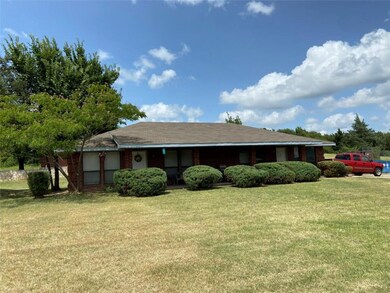 213 Joyce St, Weatherford, TX 76085 - photo 2