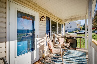 144 Hughes St, Johnson City, TN 37601 - photo 4