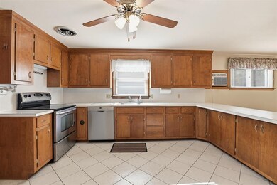 699 Chestnut St unit 1, Manchester, NH 03104 - photo 5