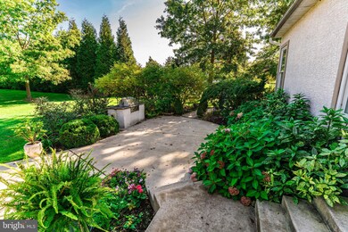 61 Paddock Cir, Spring City, PA 19475 - photo 6